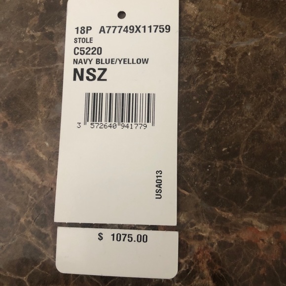 Chanel Scarf/wrap
Chanel Cashmere Scarf - Picture 6 of 9